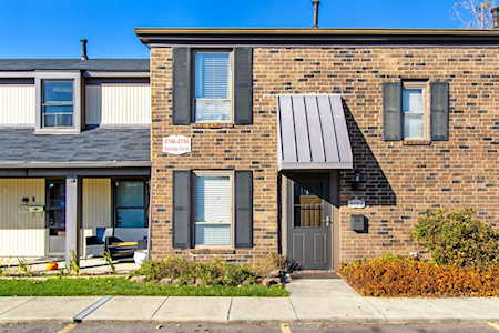 5752 Hallridge Circle Columbus, OH 43232