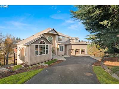 4243 SW 28th CT Gresham, OR 97080
