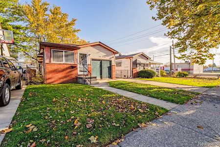 2048 Paris Ave Lincoln Park, MI 48146