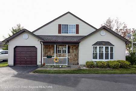 119 Farnworth Close #1000 Freehold, NJ 07728