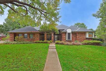 2915 Pitkin Drive Arlington, TX 76006