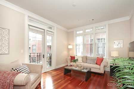 2810 Selwyn Ave Charlotte, NC 28209