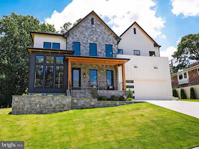 4192 39th St N Arlington, VA 22207