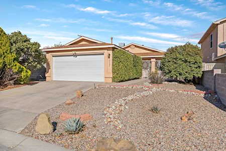 10305 Red Robin Rd SW Albuquerque, NM 87121