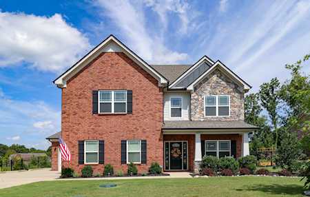1419 Lila Dr Murfreesboro, TN 37128