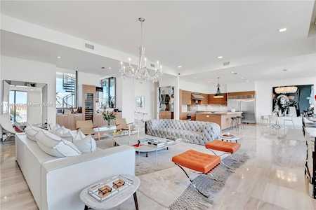 3581 E Glencoe St #PH605 Coconut Grove, FL 33133