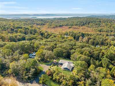 27 Allapartus Circle Ossining, NY 10562