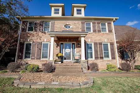 135 Hedgelawn Dr Hendersonville, TN 37075