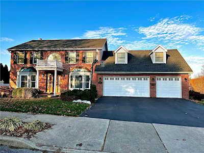 4095 Sugar Maple Ln Bethlehem, PA 18020
