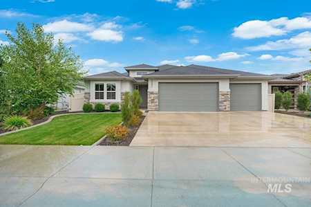 4494 N Girasolo Ave Meridian, ID 83646