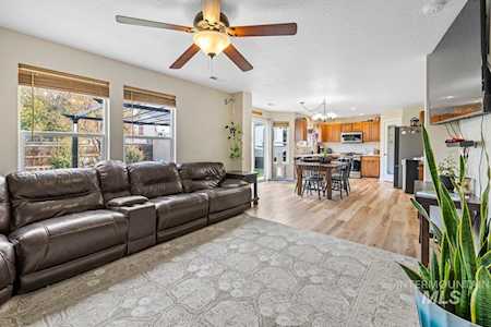 16170 N Glacier Peak Dr Nampa, ID 83651
