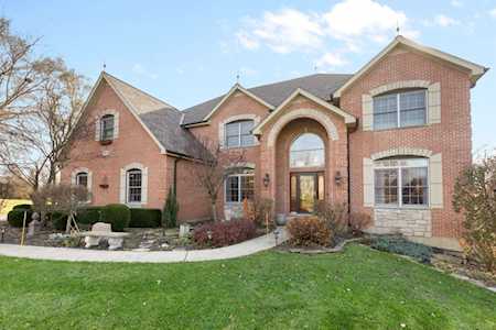 129 Cranberry Ct Lake Barrington, IL 60010