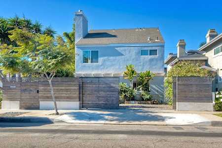 348 La Mesa Avenue Encinitas, CA 92024
