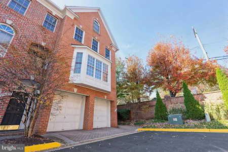 1320 Lessard Ln Mclean, VA 22101