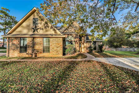 10738 Twin Circles Dr Montgomery, TX 77356