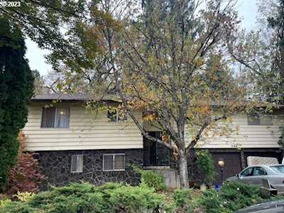 7160 Crownview CT Gladstone, OR 97027
