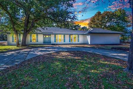 1124 Live Oak Circle Sherman, TX 75092