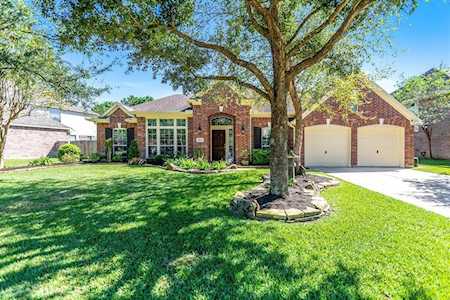 10622 Lake Riata Ln Cypress, TX 77433