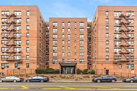 277 Bronx River Rd #2B Yonkers, NY 10704