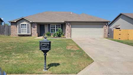 26121 E 90th Place Broken Arrow, OK 74014
