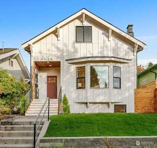 4028 Densmore Ave N Seattle, WA 98103