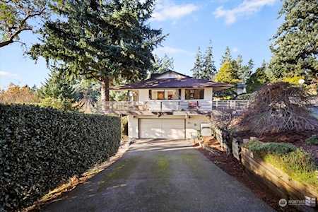1977 SW Hillcrest Rd Burien, WA 98166