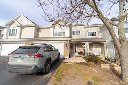 2742 Borkshire Ln Aurora, IL 60502