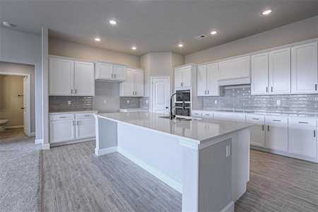 22631 W 88th St Lenexa, KS 66227