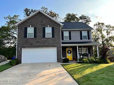 6988 Holliday Park Ln Knoxville, TN 37918