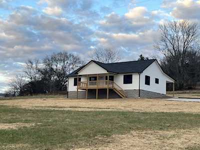 486 Salt Lick Creek Rd Pleasant Shade, TN 37145