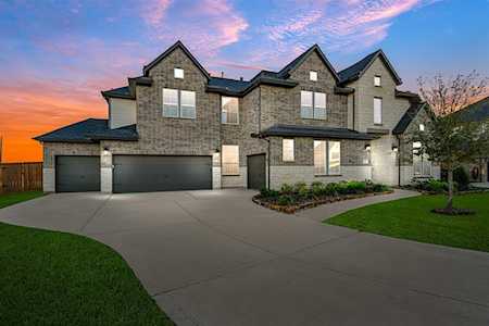 101 Lakehouse Landing Dr Katy, TX 77493