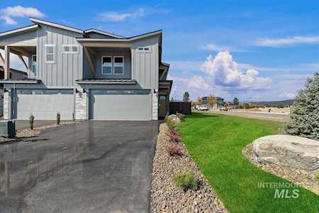 17 North Creek Way Cascade, ID 83611