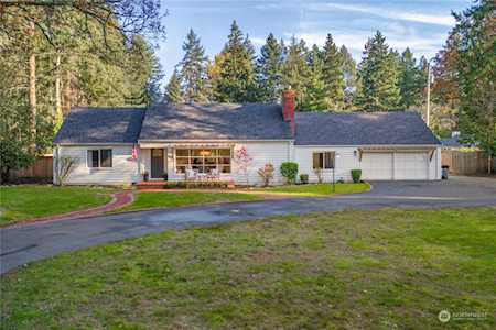 3 Loch Ln SW Lakewood, WA 98499