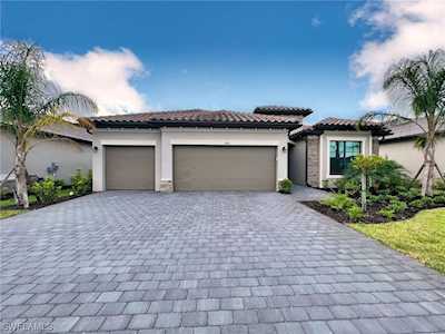 1388 Birdie Dr Naples, FL 34120