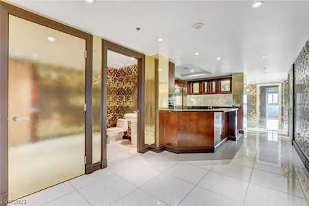 2700 Las Vegas Blvd #3309 Las Vegas, NV 89109