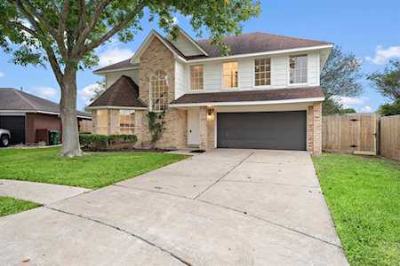 9407 Tree Bridge St Houston, TX 77075