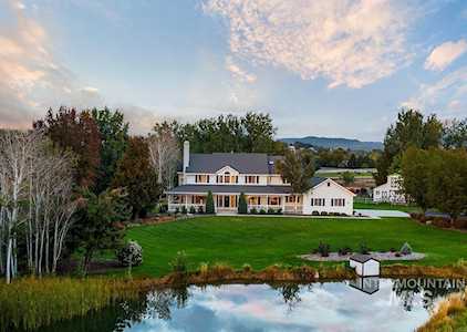 3676 W Deerfield Dr Eagle, ID 83616