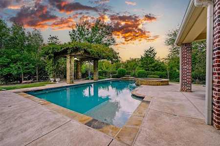 8621 Canyon Crossing Lantana, TX 76226
