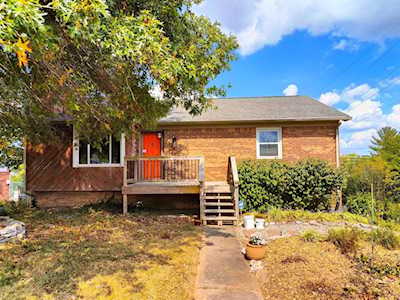 3736 Forest Green Dr Lexington, KY 40517