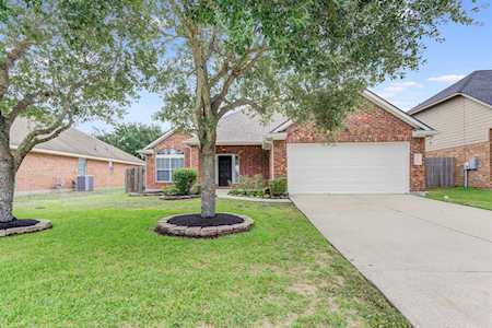 6509 Canyon Mist Ln Dickinson, TX 77539