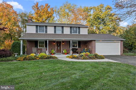 25 E Patricia Rd Southampton, PA 18966