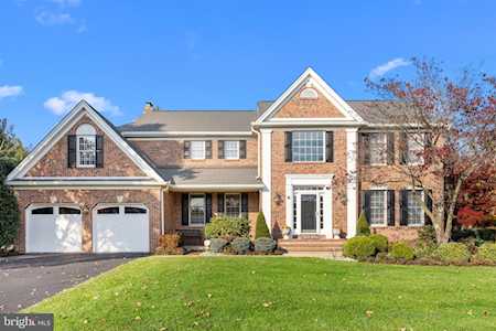 572 Heatons Mill Dr Langhorne, PA 19047