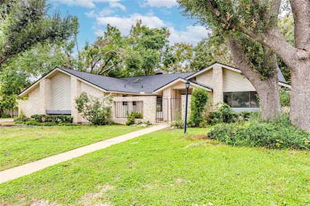 310 Cherrywood CIR Taylor, TX 76574
