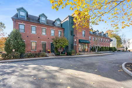25 Pond #205 Amesbury, MA 01913