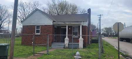 1252 Nicholas St Memphis, TN 38107