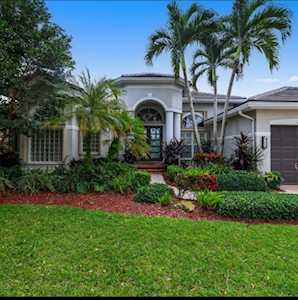 19552 Saturnia Lakes Drive Boca Raton, FL 33498