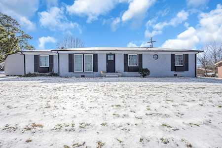 230 Alfred Dr Clarksville, TN 37043