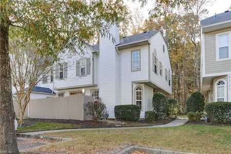 1219 Daylily Dr Chesapeake, VA 23320