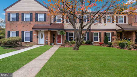 128 Garrison Ct Langhorne, PA 19047