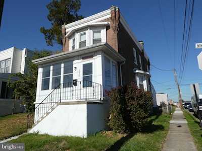 1226 E 9th St Crum Lynne, PA 19022